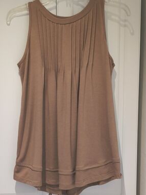 Sleeveless Pleated Swing Tank Top - Tan Color